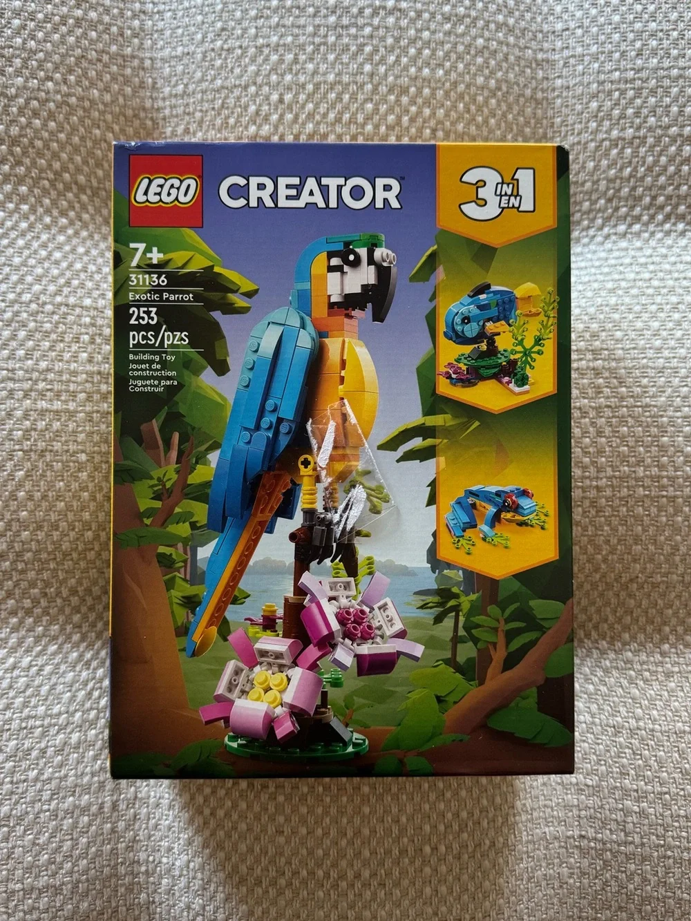LEGO 3-in-1 Exotic Parrot set